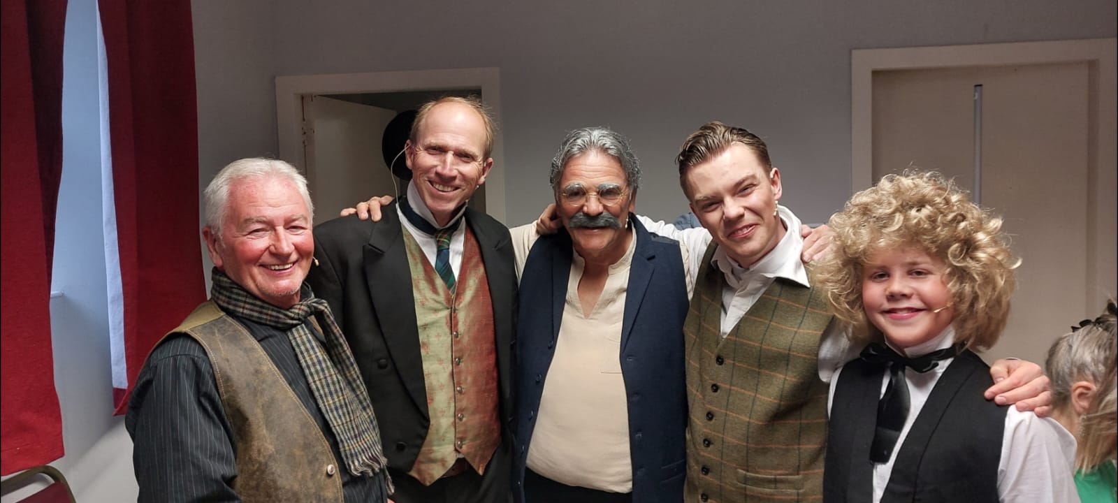 Theatre cast